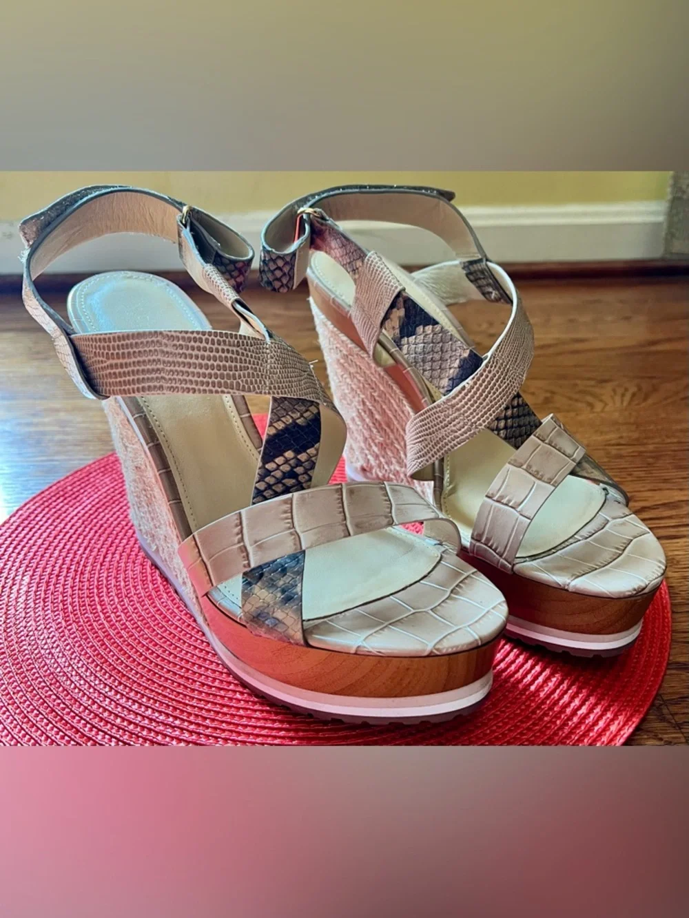 Michael Kors Mackay Wedge Wome Snake-Print Sandals- Like New - Picture 3 of 11